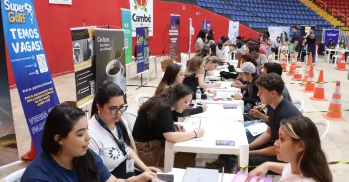 Conecta Norte reúne mais de mil vagas em Londrina