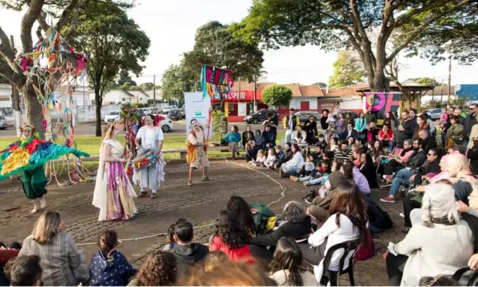 Coletivo Deriva leva teatro de rua gratuito para domingo em Londrina