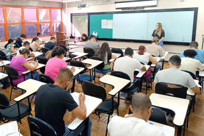 Provas para professor temporário em Londrina acontecem neste domingo; veja como se preparar