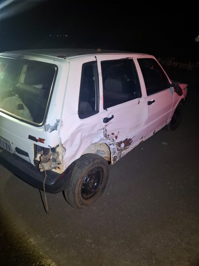 Moto e Uno colidem na PR-182 em Toledo; dois jovens são socorridos