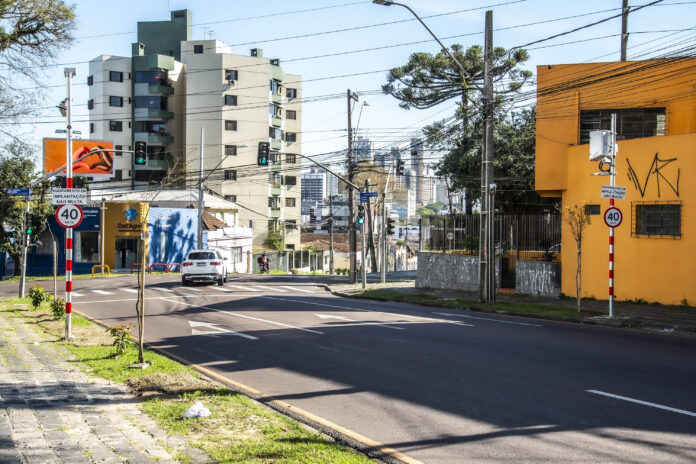Radar da Rua Padre Agostinho começa a multar nesta terça em Curitiba