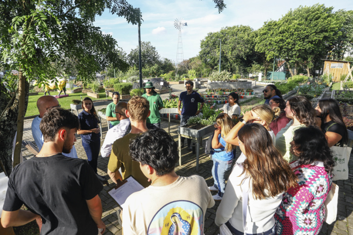 Curitiba oferece cursos grátis de horta e compostagem em setembro