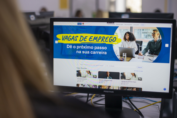 Emprega Curitiba oferece 10 vagas