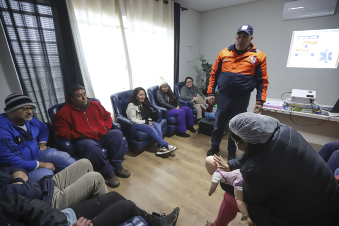 Defesa Civil treina voluntários do Rotary em primeiros socorros no Bom Retiro