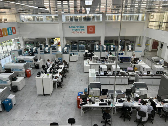 Laboratório Municipal de Curitiba realiza 8,7 milhões de exames por ano
