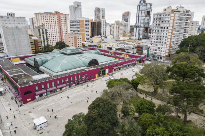 Centro Comercial Rui Barbosa reúne lojas, serviços e alimentação no Centro