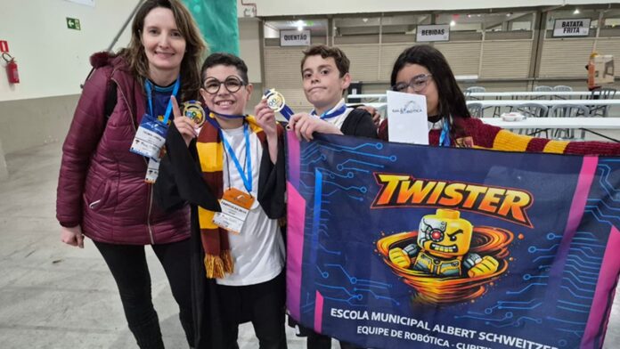 Três equipes de Curitiba se classificam para a Olimpíada Brasileira de Robótica
