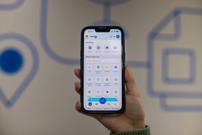 Curitiba App ganha interface renovada com busca por inteligência artificial