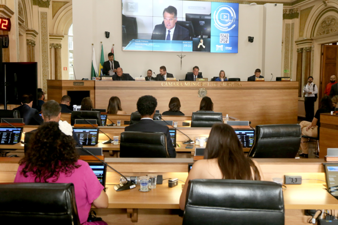 Curitiba expande saúde digital com consultórios e centrais de acompanhamento remoto