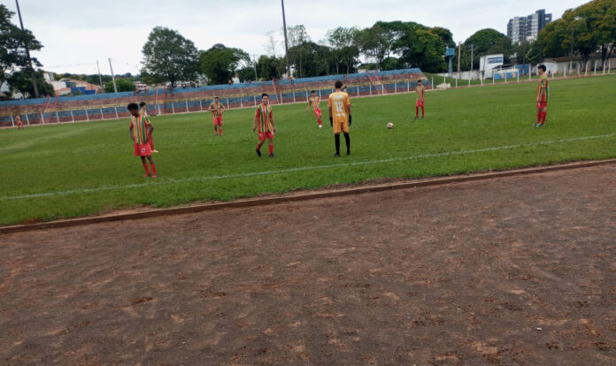Parque Industrial e Conjunto Ouro Branco chegam à final do Sub-15 em Umuarama