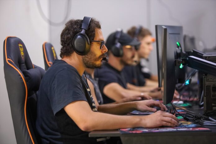 Maringá abre inscrições para torneios de games no Dia do Gamer; CS2, Street Fighter e Fifa têm prêmios