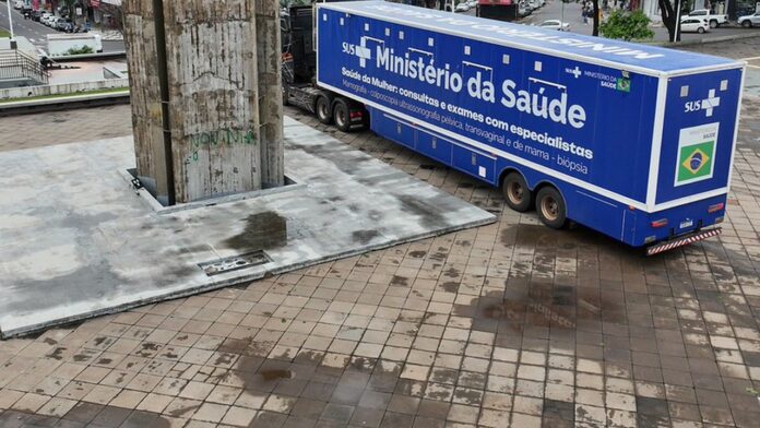 Carreta de saúde da mulher começa atendimento na Santos Dumont nesta sexta