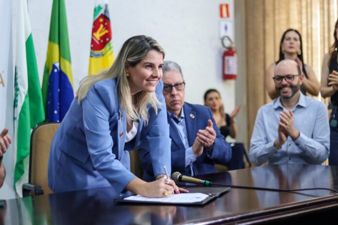 Maringá agiliza abertura e regularização de empresas com nova lei
