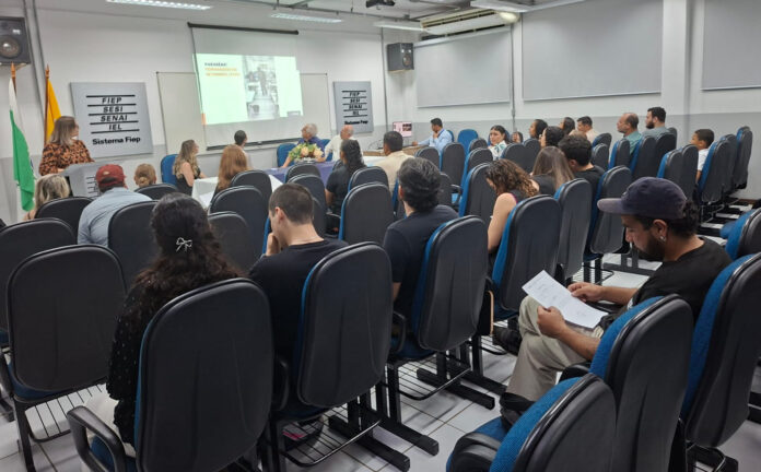 Umuarama forma 12 profissionais em curso de modelagem, corte e costura