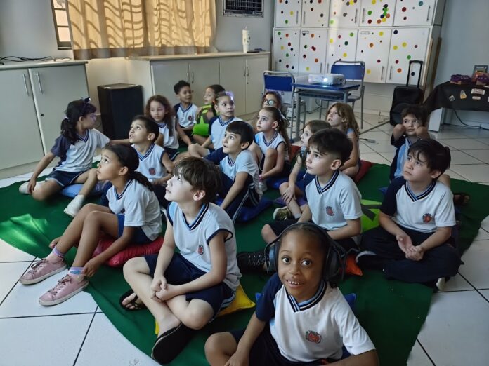 Escola de Maringá completa 30 dias de leitura com 'Pipoca Literária'