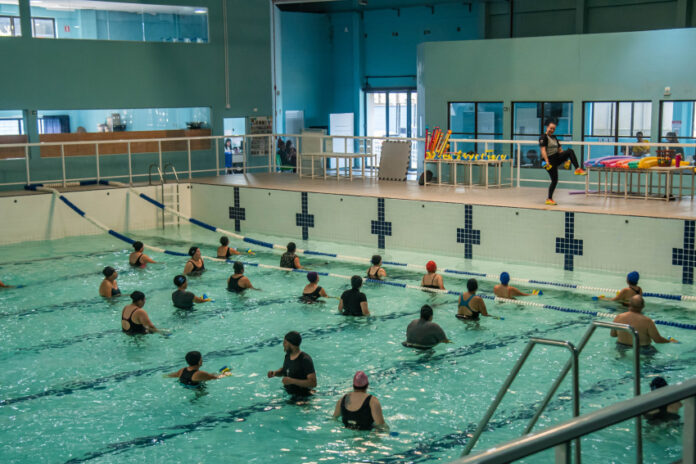 Complexo Olímpico oferece piscinas aquecidas e aulas gratuitas em Paranaguá o ano todo