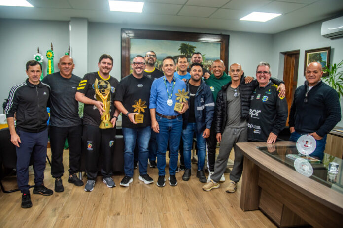 Paranaguá conquista títulos no futebol 7 e handebol sobe de divisão