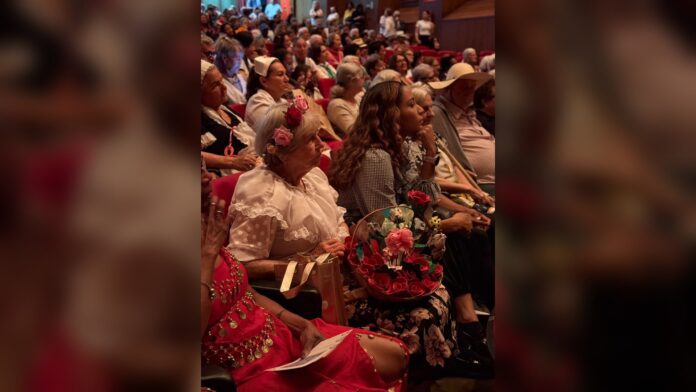 Show de Talentos reúne 540 pessoas no Teatro Callil Haddad com apresentações de idosos
