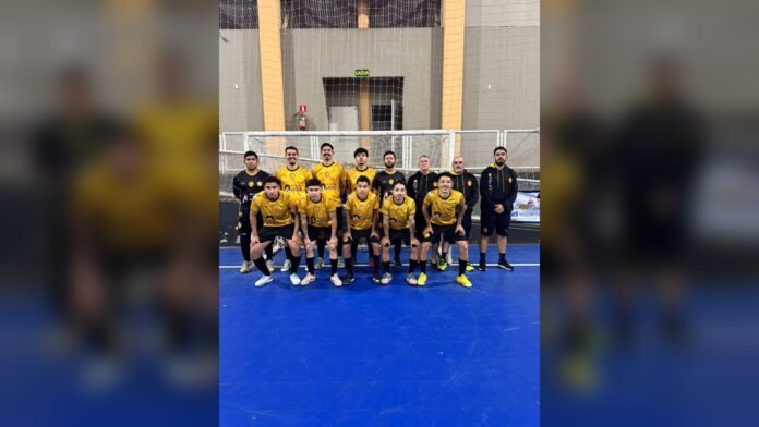 Master Guaíra vence final e é campeão do Veterano Amador de Futsal