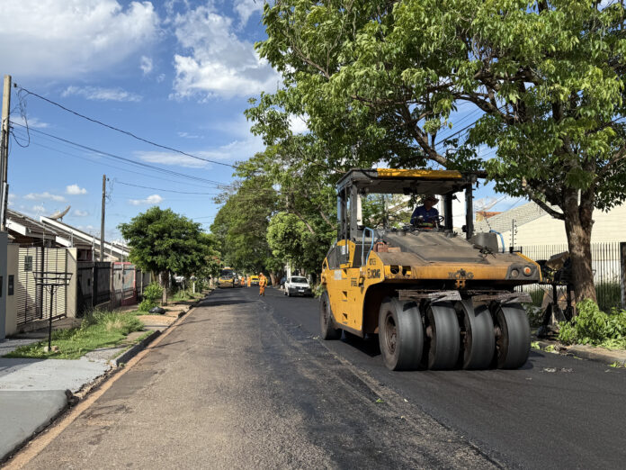 Maringá inicia recapeamento no Jardim Paris com 10 ruas para ganhar asfalto novo
