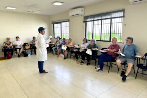 Londrina oferece oficina gratuita de difusores de ambiente para idosos no CCI Norte