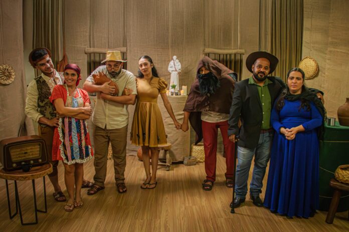 Cia de Teatro Fernanda Montenegro apresenta 'O Santo e a Porca' em Palmas