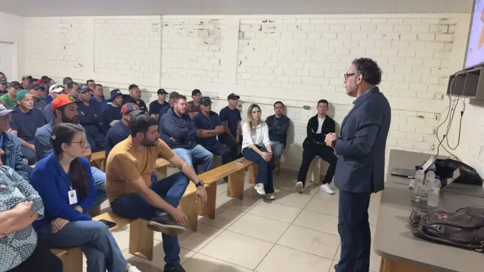 Secretaria de Obras oferece palestra sobre saúde mental aos servidores
