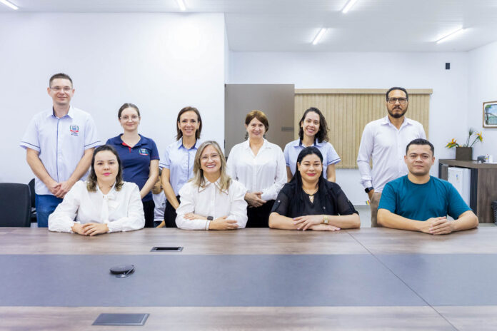 Guaíra empossa quatro novos professores do concurso público
