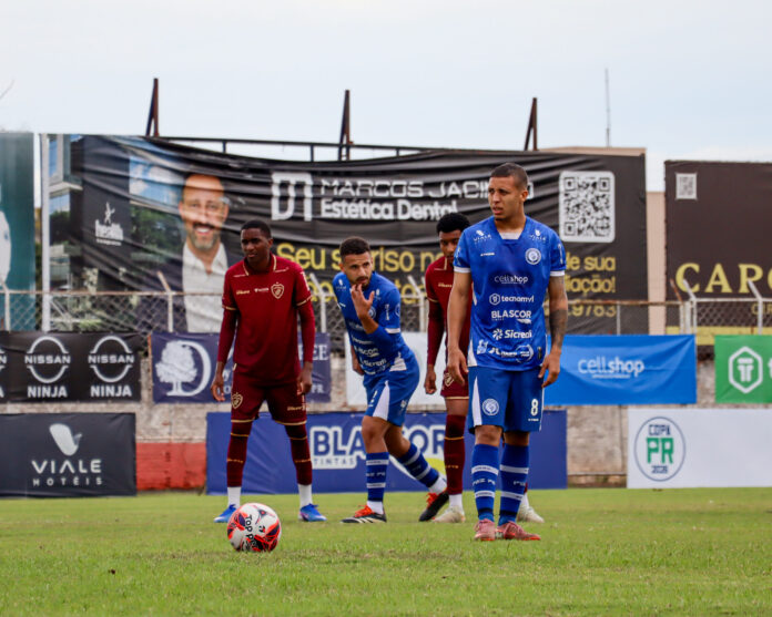 Londrina enfrenta Ponte Preta na noite de terça buscando se afastar do rebaixamento