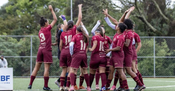 Londrina Tsuru joga final do Paranaense Sub-17 no Estádio do Café com 7 a 1 de vantagem