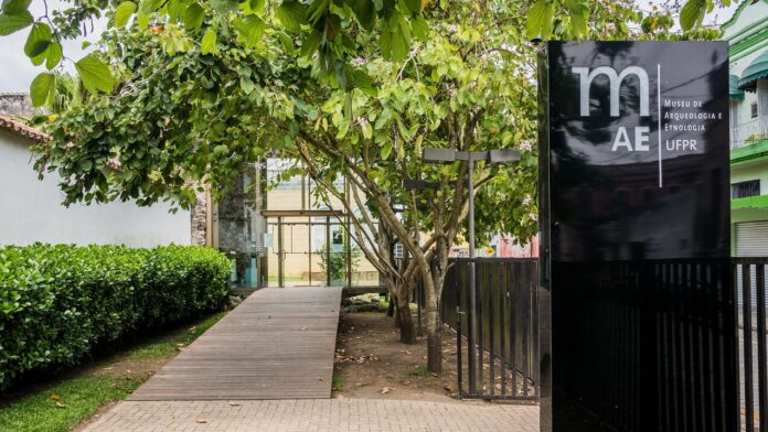 MAE-UFPR abre consulta pública para exposições 2027 em Paranaguá