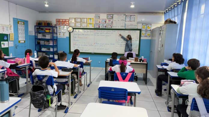 Foz do Iguaçu atinge nota 7,7 no IDEB, premiação aos professores sai em duas parcelas