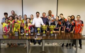 Handebol de Arapongas celebra medalhas e troféus conquistados no primeiro semestre