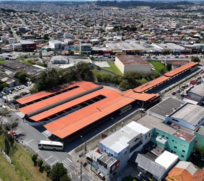 Colombo autoriza construção de plataforma para ônibus biarticulados no Terminal Maracanã