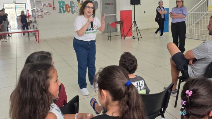 Colombo abre escolas na 5ª Expo Bem Mais Educação para mostrar projetos do ano