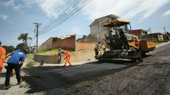 Rua das Dálias ganha pavimentação e calçadas no São Dimas