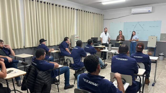Guaíra forma 19 profissionais em Eletricidade Industrial