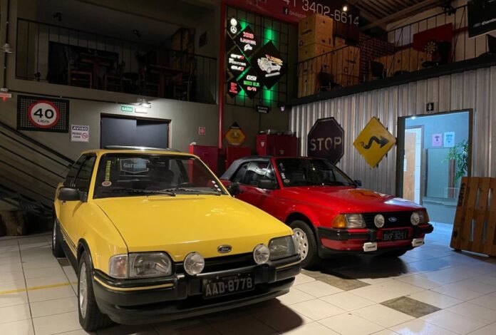 Encontro Flashback Automotivo em Curitiba reúne videogames, carros e shows dos anos 80 e 90