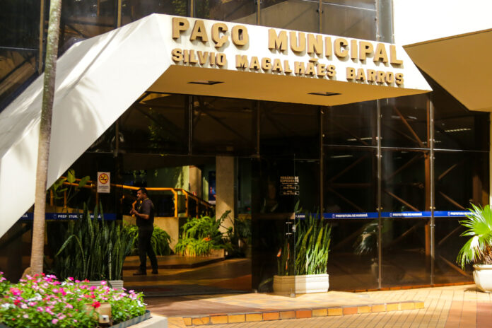 Maringá lança assistente de IA para facilitar acesso aos serviços municipais