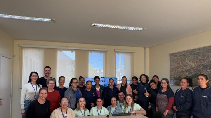 Servidores de saúde recebem treinamento em limpeza e segurança do paciente