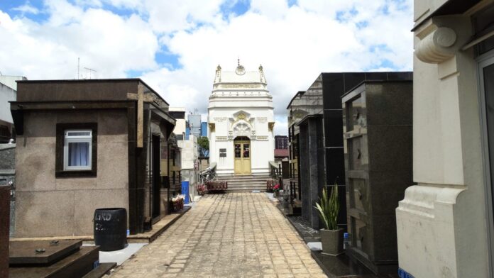 São José dos Pinhais: reforma de túmulo até 9 de outubro, limpeza até 26