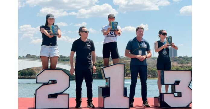 Beatriz Ribeiro de Londrina é campeã brasileira de triatlo na categoria Standard