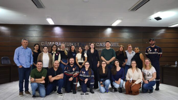 Servidores da Câmara de Cascavel aprendem primeiros socorros com enfermeiros