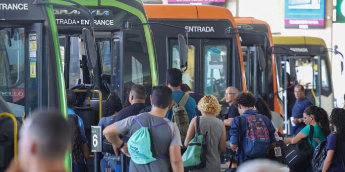 Pesquisa mostra que escala 6x1 prejudica saúde mental de 67% dos brasileiros