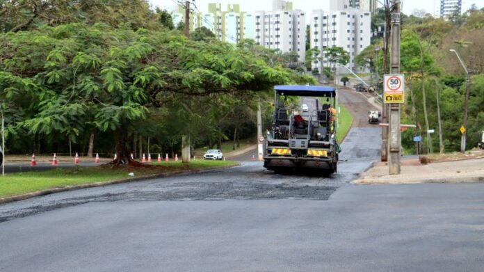 Londrina asfalta 12 ruas nas zonas sul e leste de 9 a 12 de setembro