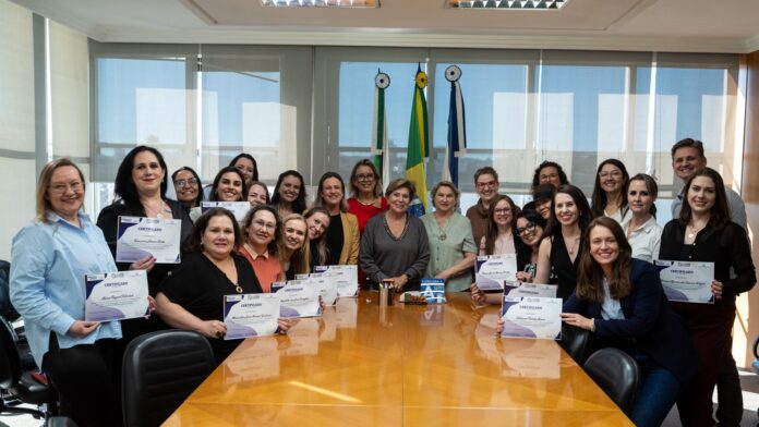 Ponta Grossa forma 22 profissionais de saúde em práticas restaurativas