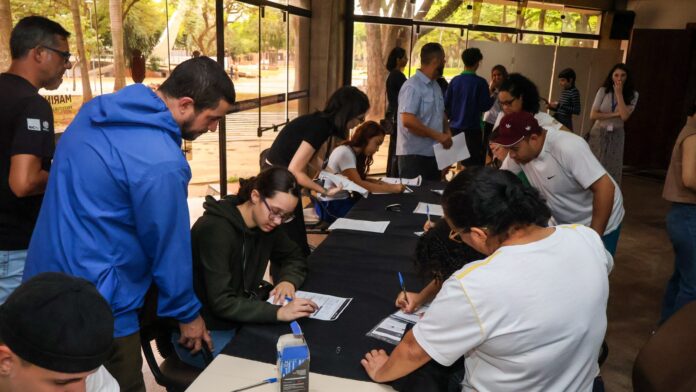 Maringá abre 100 vagas em cursinho gratuito para preparação de vestibular e Enem