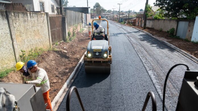 Jardim Ouro Verde recebe asfalto novo em 23 ruas de Ponta Grossa