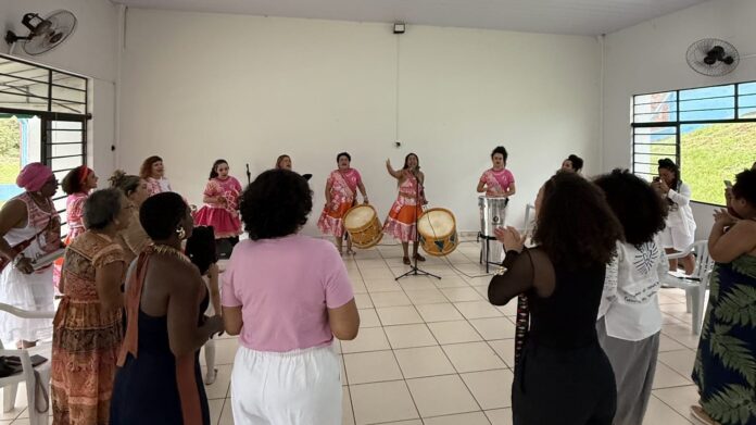 Maringá realiza 1º Encontro das Mulheres Negras com rodas de conversa e apresentações culturais