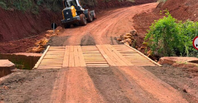 Londrina libera ponte provisória no Armarinho Paulista após 4 meses interditada